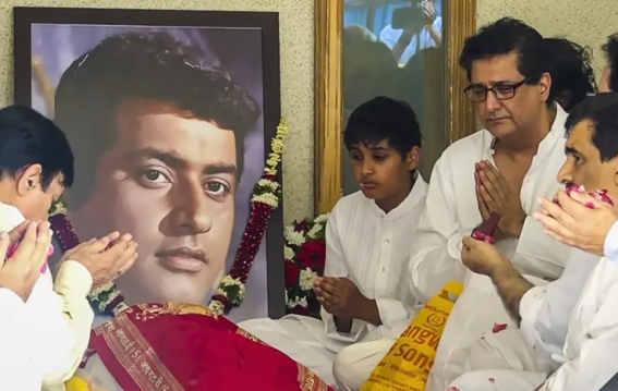 Veteran Actor Manoj Kumar to Receive State Funeral Today in Mumbai